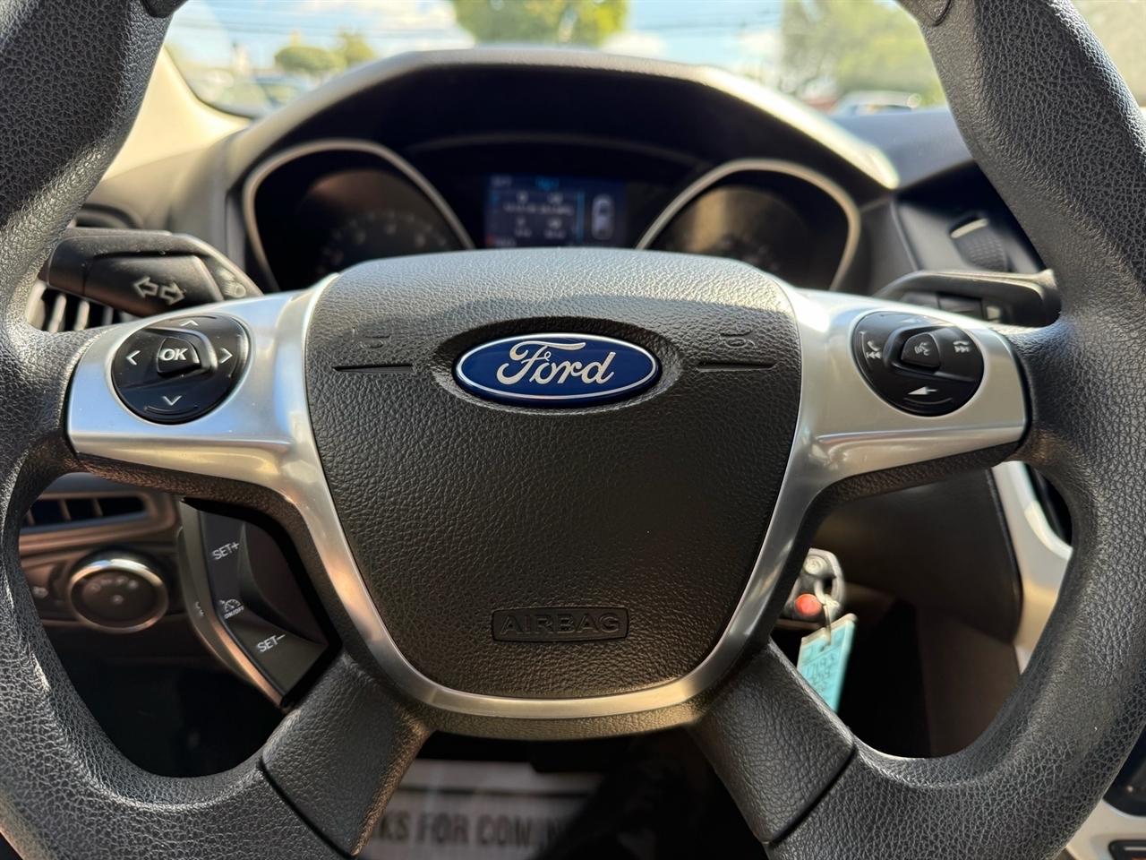 Ford Focus 4dr Sdn SE 2014