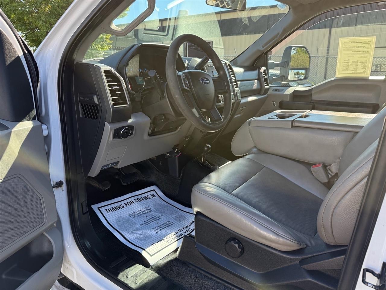 Ford Super Duty F-450 DRW XLT 4WD Reg Cab 205" WB 120" CA 2017