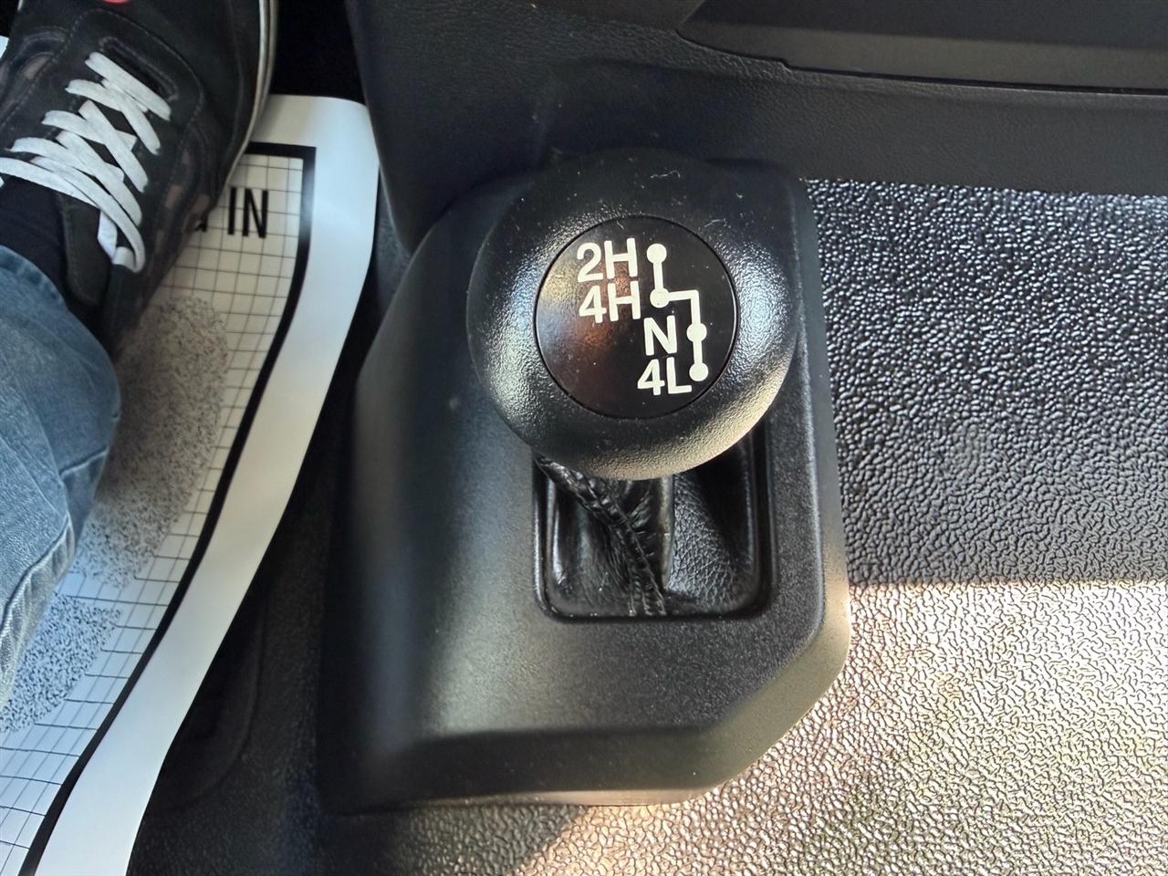 Ford Super Duty F-450 DRW XLT 4WD Reg Cab 205" WB 120" CA 2017