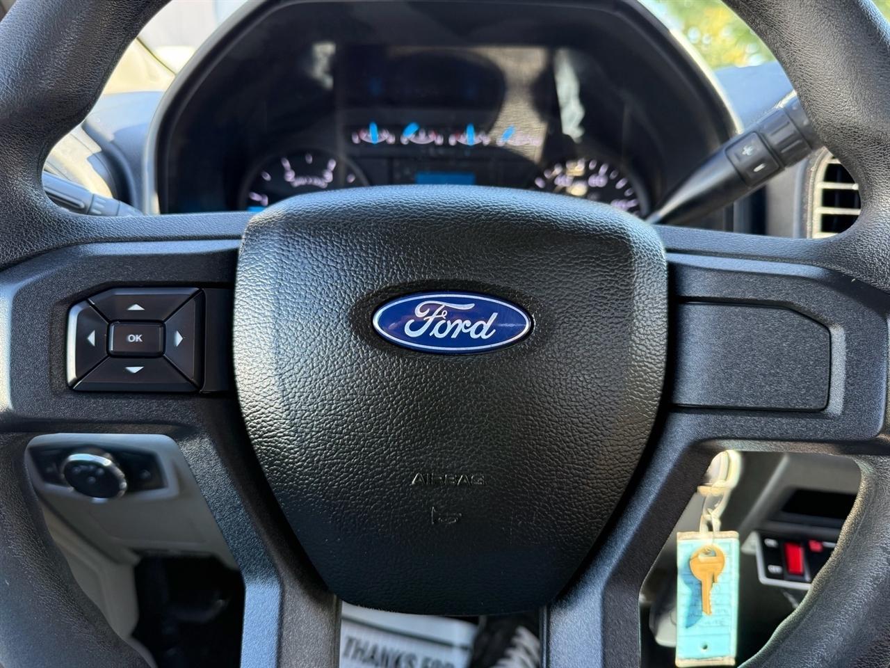 Ford Super Duty F-450 DRW XLT 4WD Reg Cab 205" WB 120" CA 2017