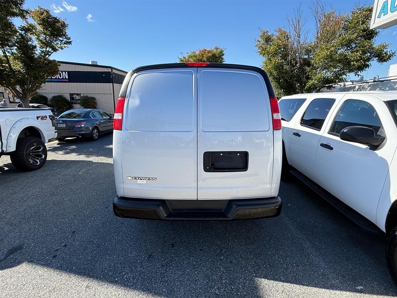Chevrolet Express Cargo Van RWD 2500 135" 2020