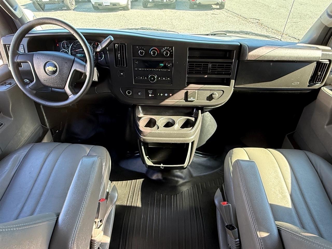 Chevrolet Express Cargo Van RWD 2500 135" 2020