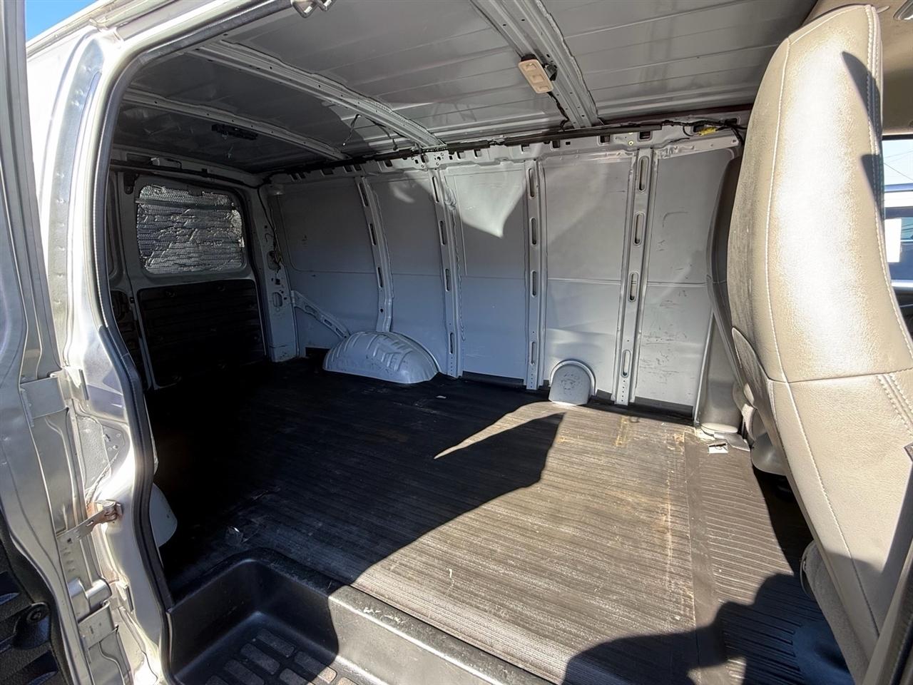 Chevrolet Express Cargo Van RWD 2500 135" 2020