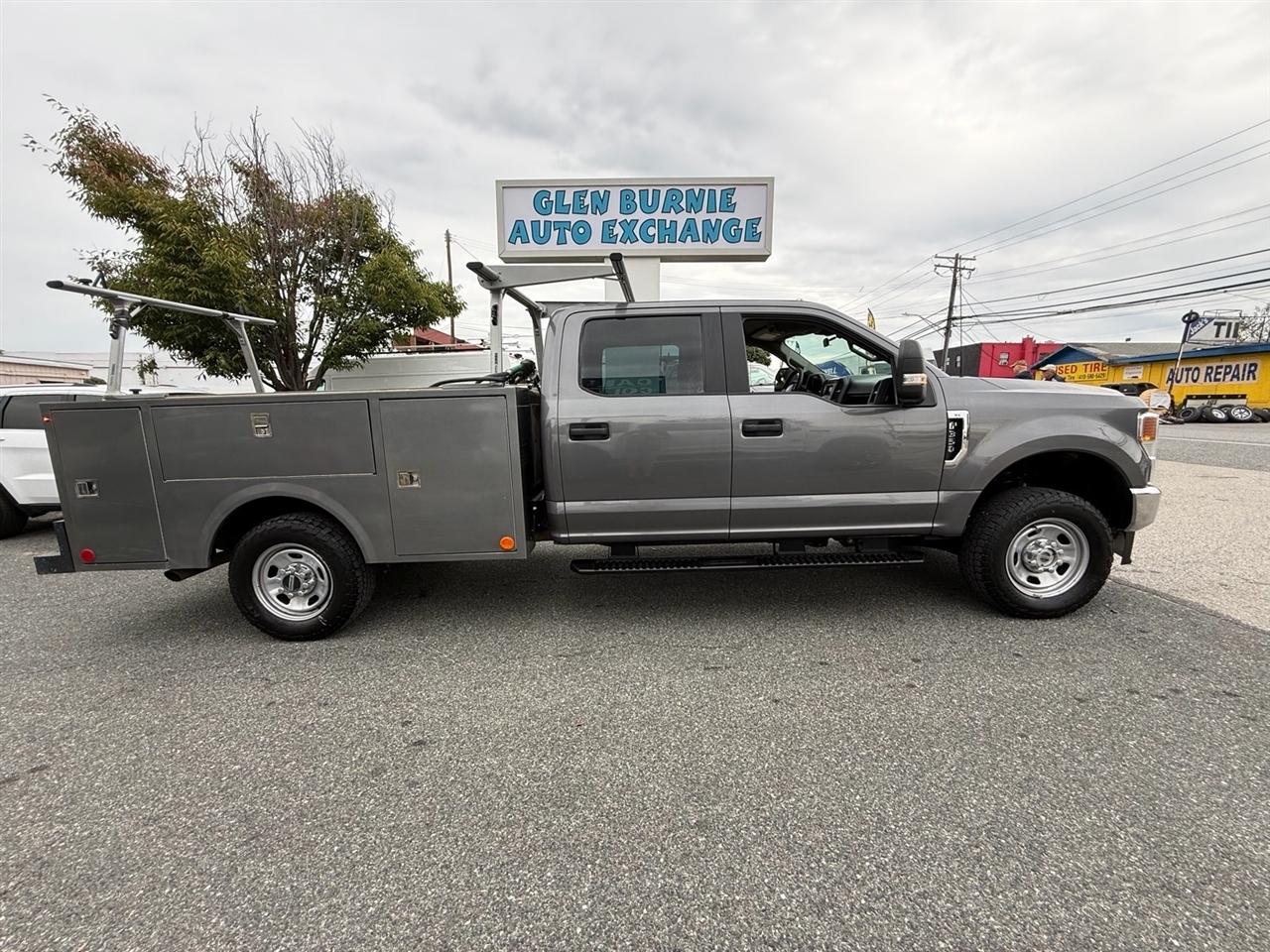 Ford Super Duty F-350 SRW Lariat 4WD Crew Cab 179" WB 60" CA 2022