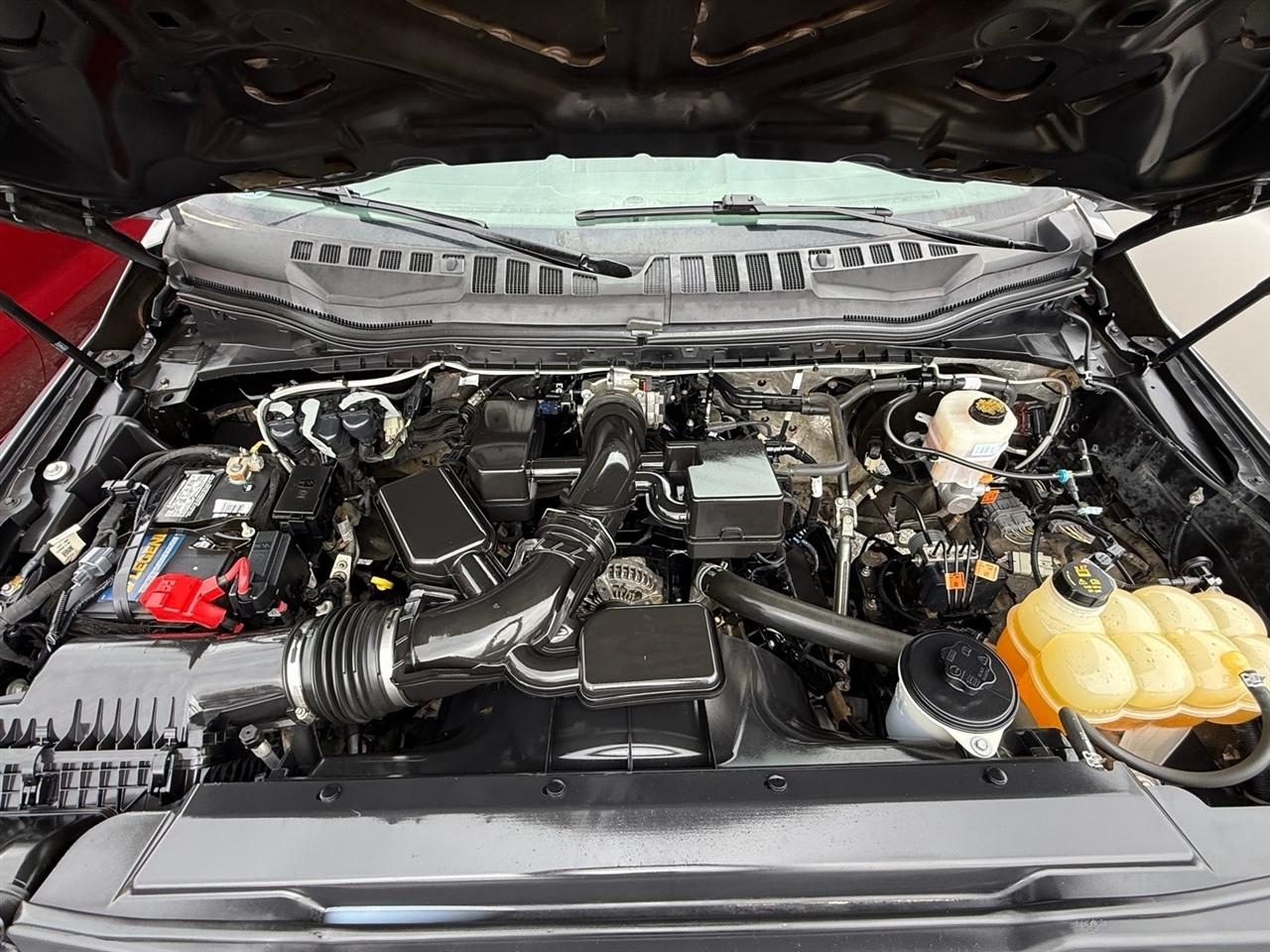 Ford Super Duty F-350 SRW Lariat 4WD Crew Cab 179" WB 60" CA 2022
