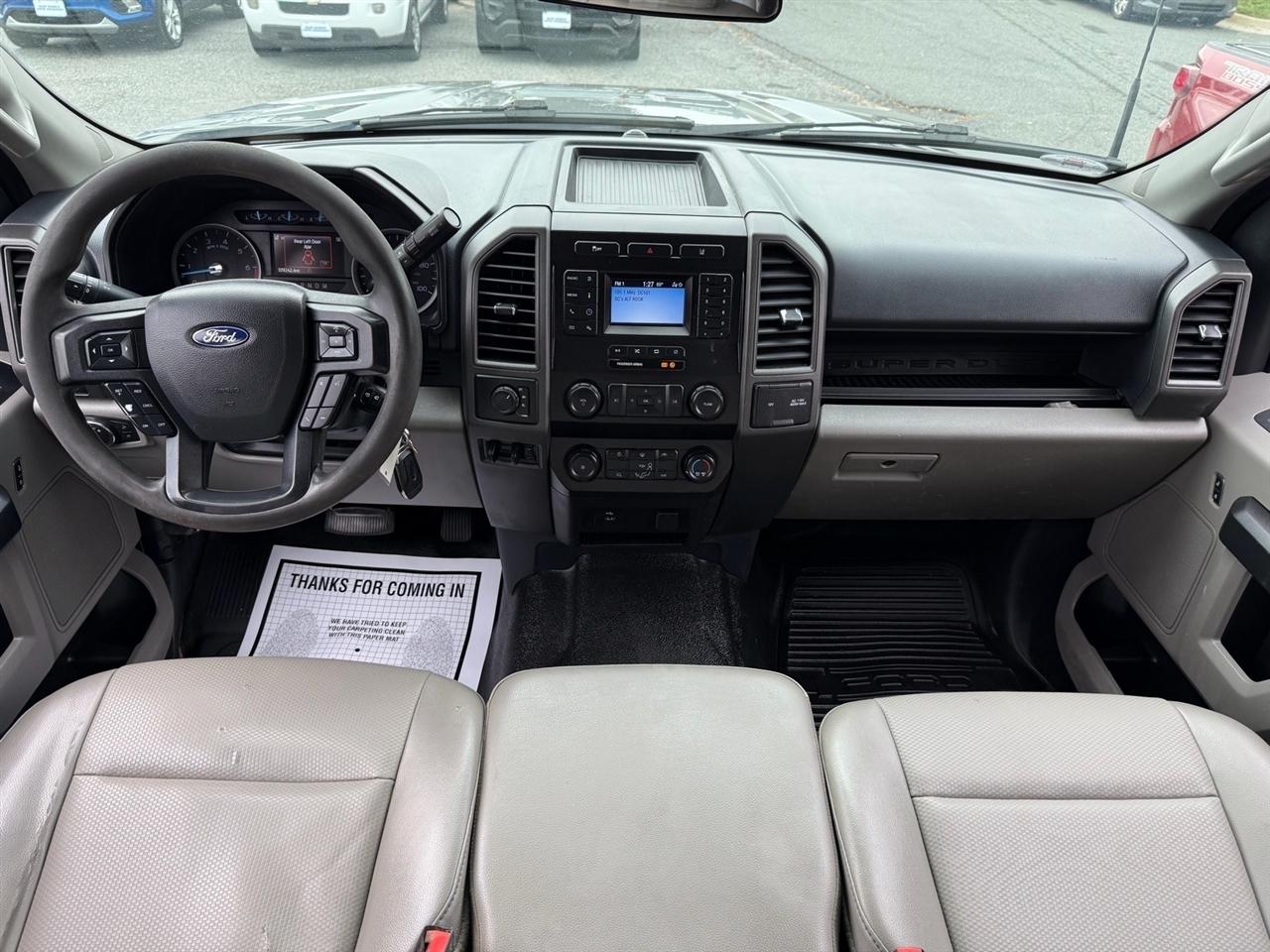 Ford Super Duty F-350 SRW Lariat 4WD Crew Cab 179" WB 60" CA 2022