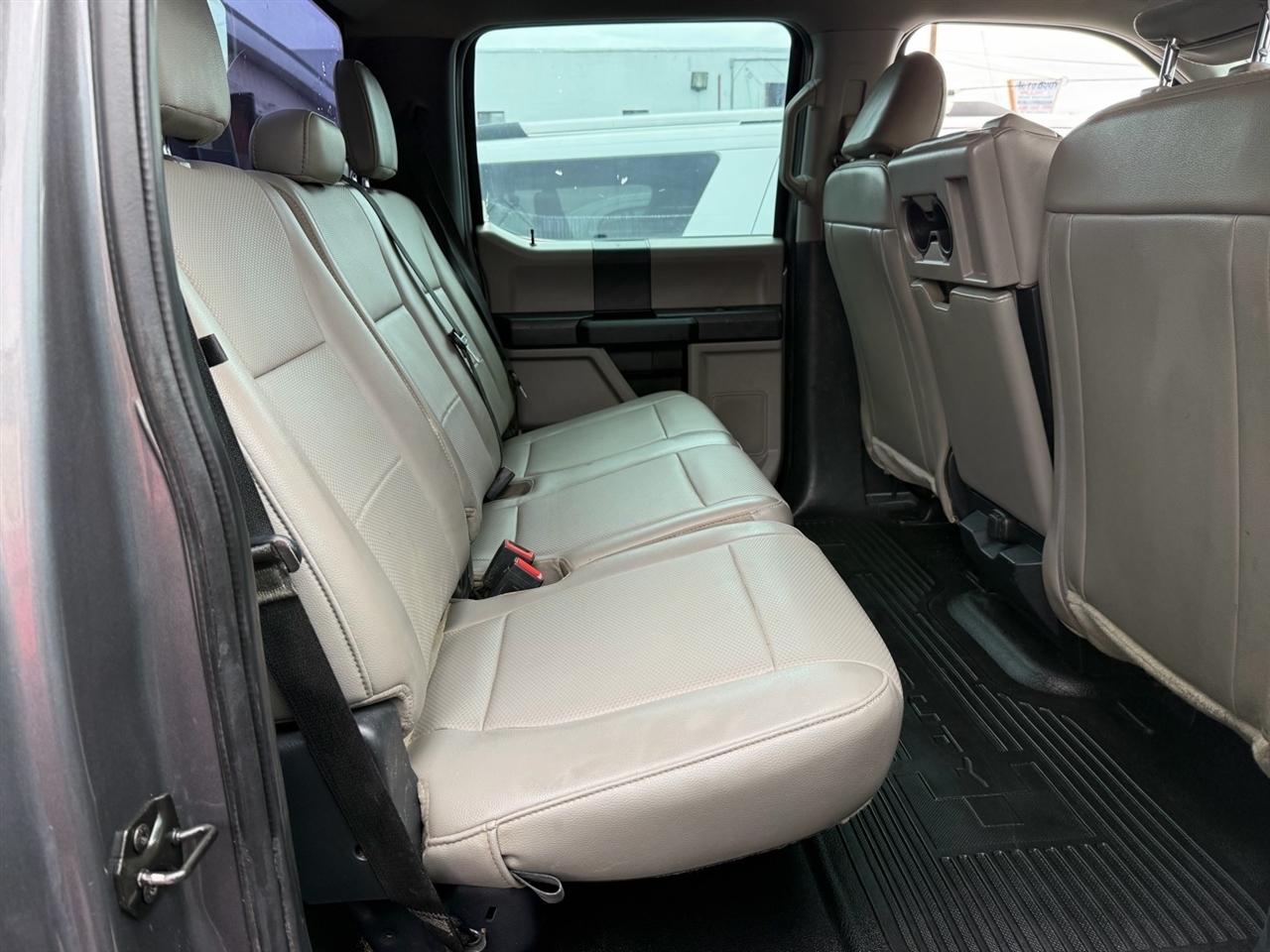 Ford Super Duty F-350 SRW Lariat 4WD Crew Cab 179" WB 60" CA 2022
