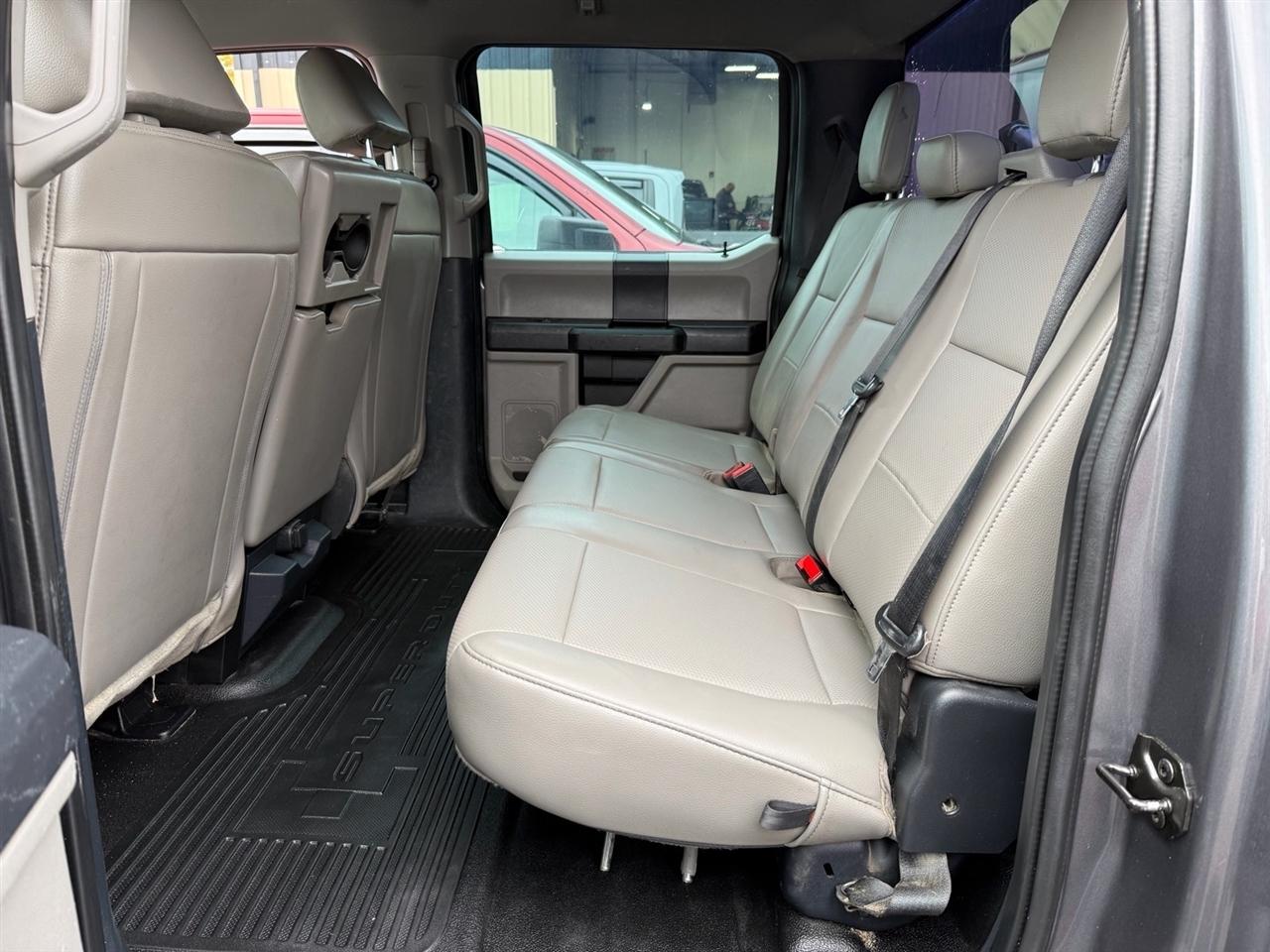 Ford Super Duty F-350 SRW Lariat 4WD Crew Cab 179" WB 60" CA 2022