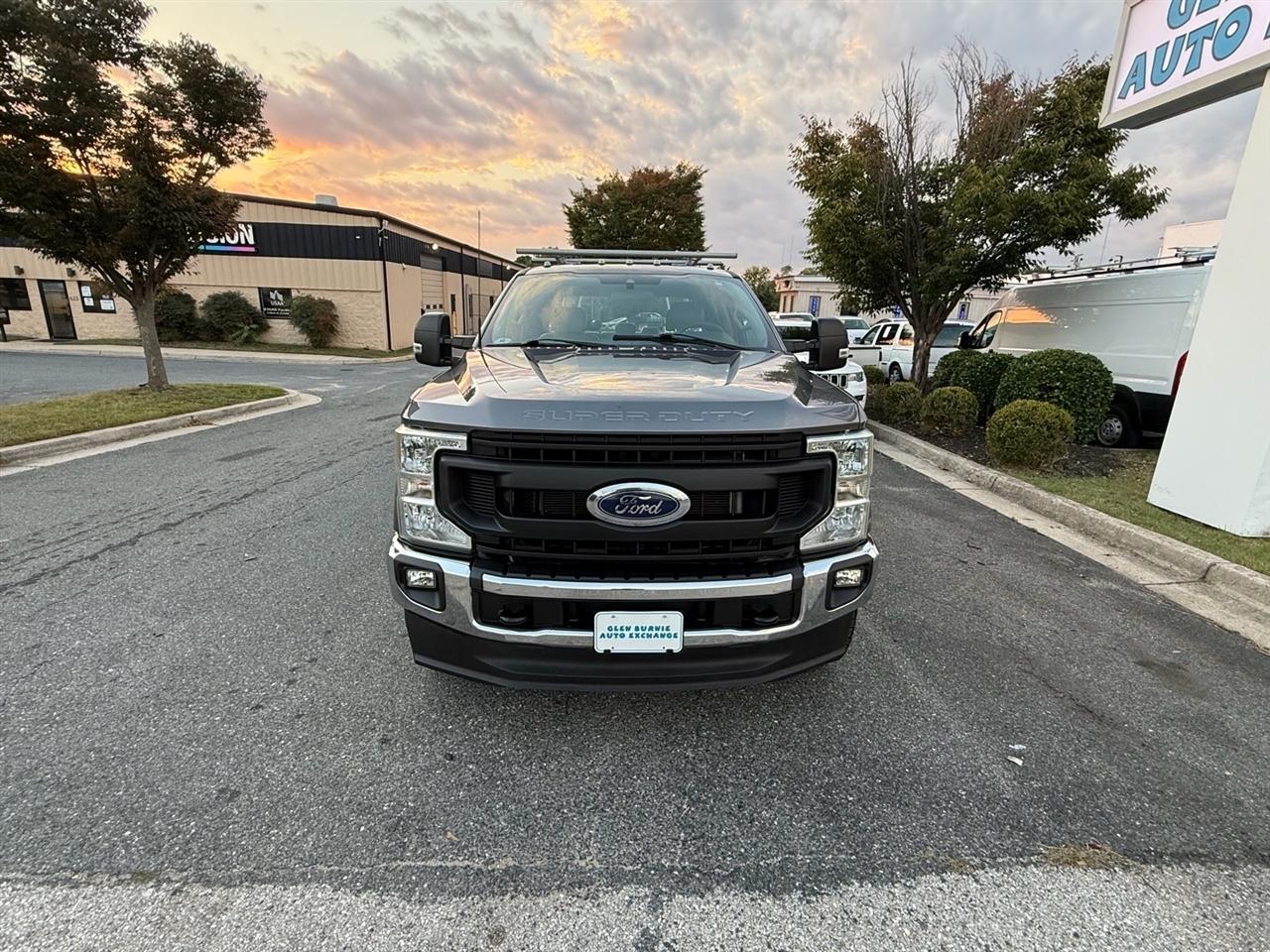 Ford Super Duty F-350 SRW Lariat 4WD Crew Cab 179" WB 60" CA 2022
