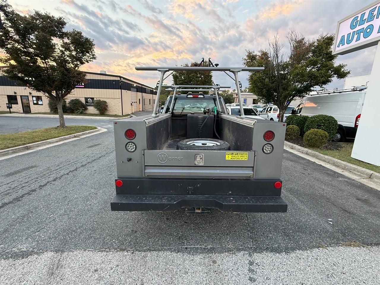 Ford Super Duty F-350 SRW Lariat 4WD Crew Cab 179" WB 60" CA 2022