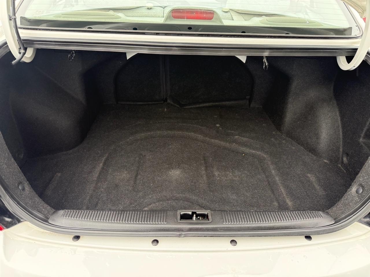 Hyundai Elantra 4dr Sdn Limited Auto 2006