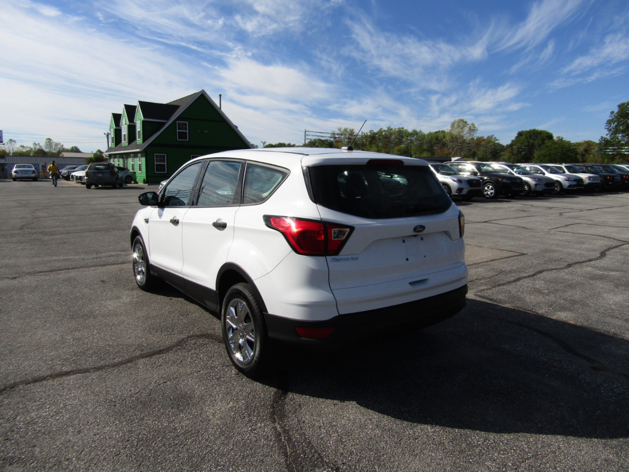 2019 Ford Escape S photo 4