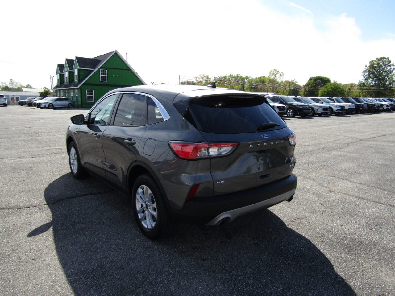 2021 Ford Escape SE photo 3