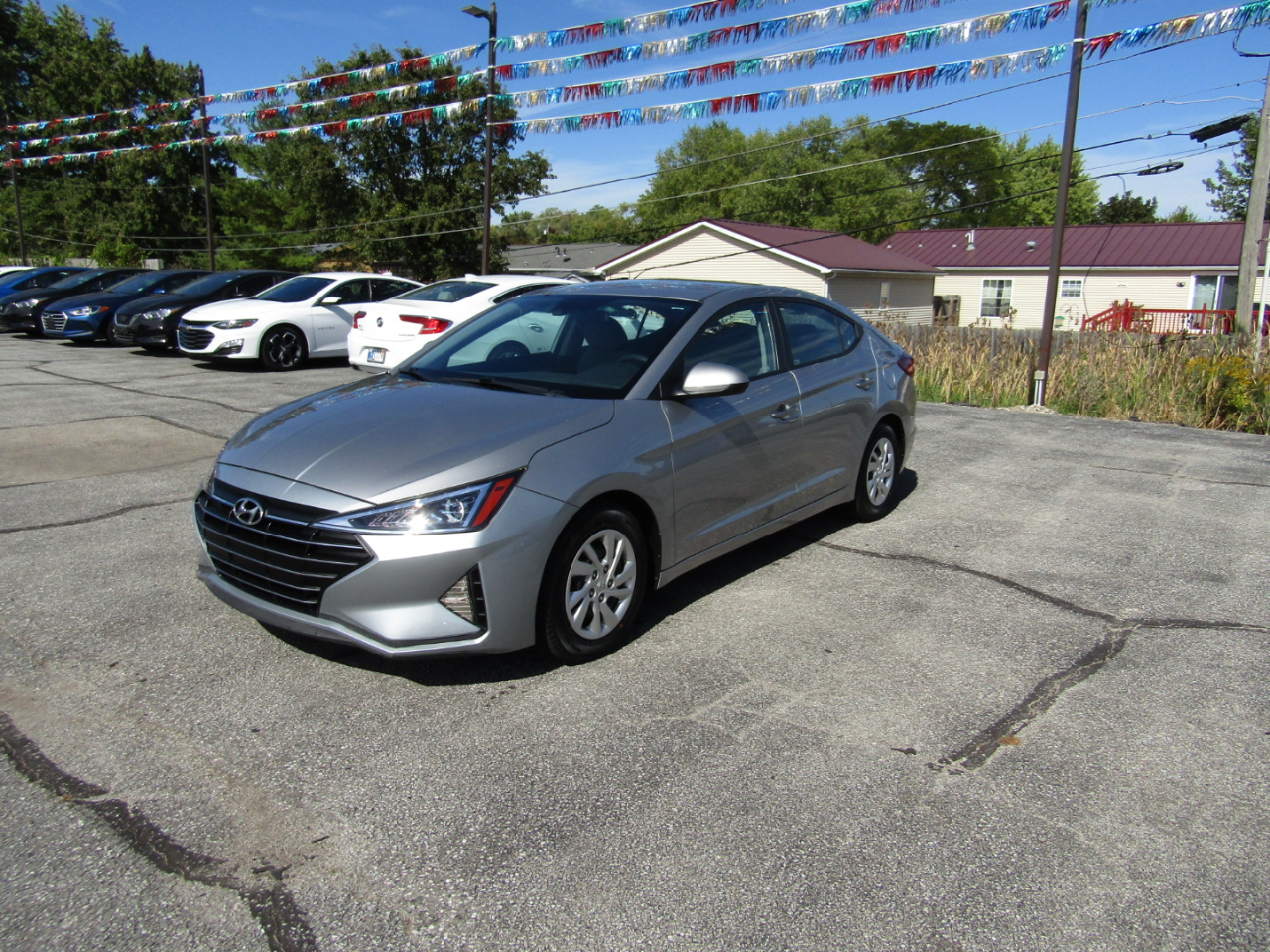 2020 Hyundai Elantra SE photo 2