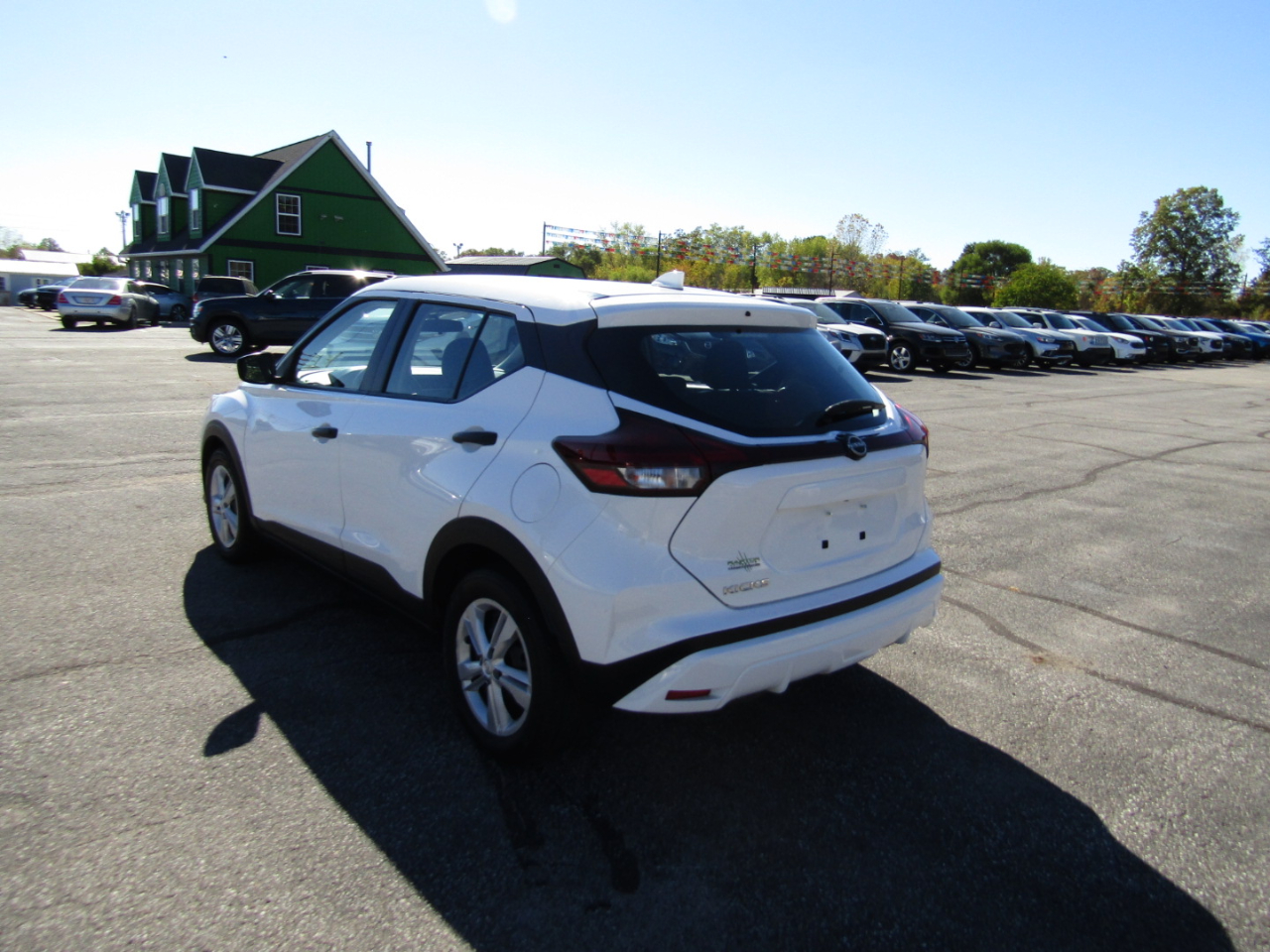 Nissan Kicks S 2023 Nissan Kicks S 2023