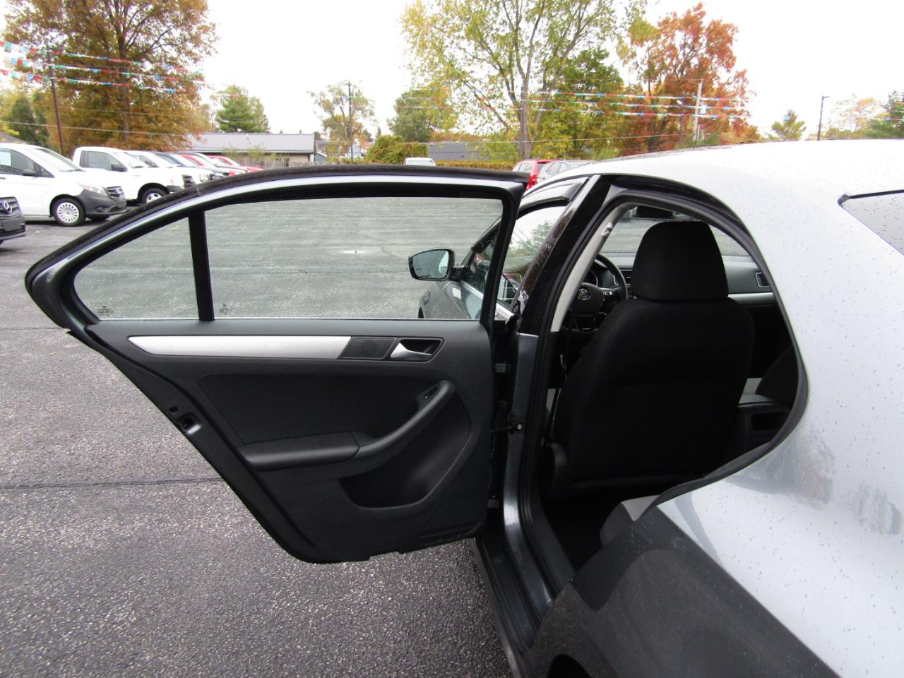 Volkswagen Jetta  2017