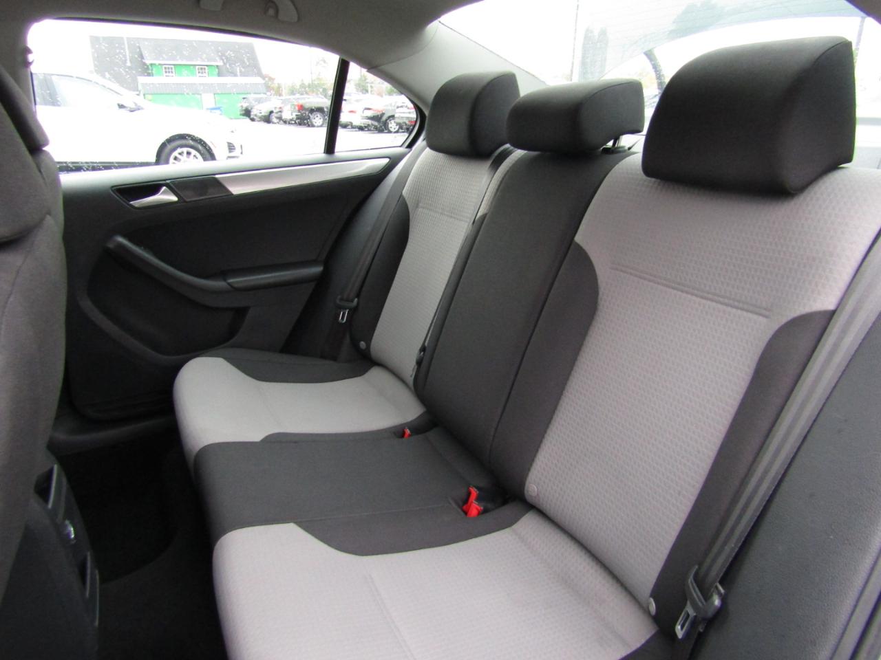 Volkswagen Jetta  2017