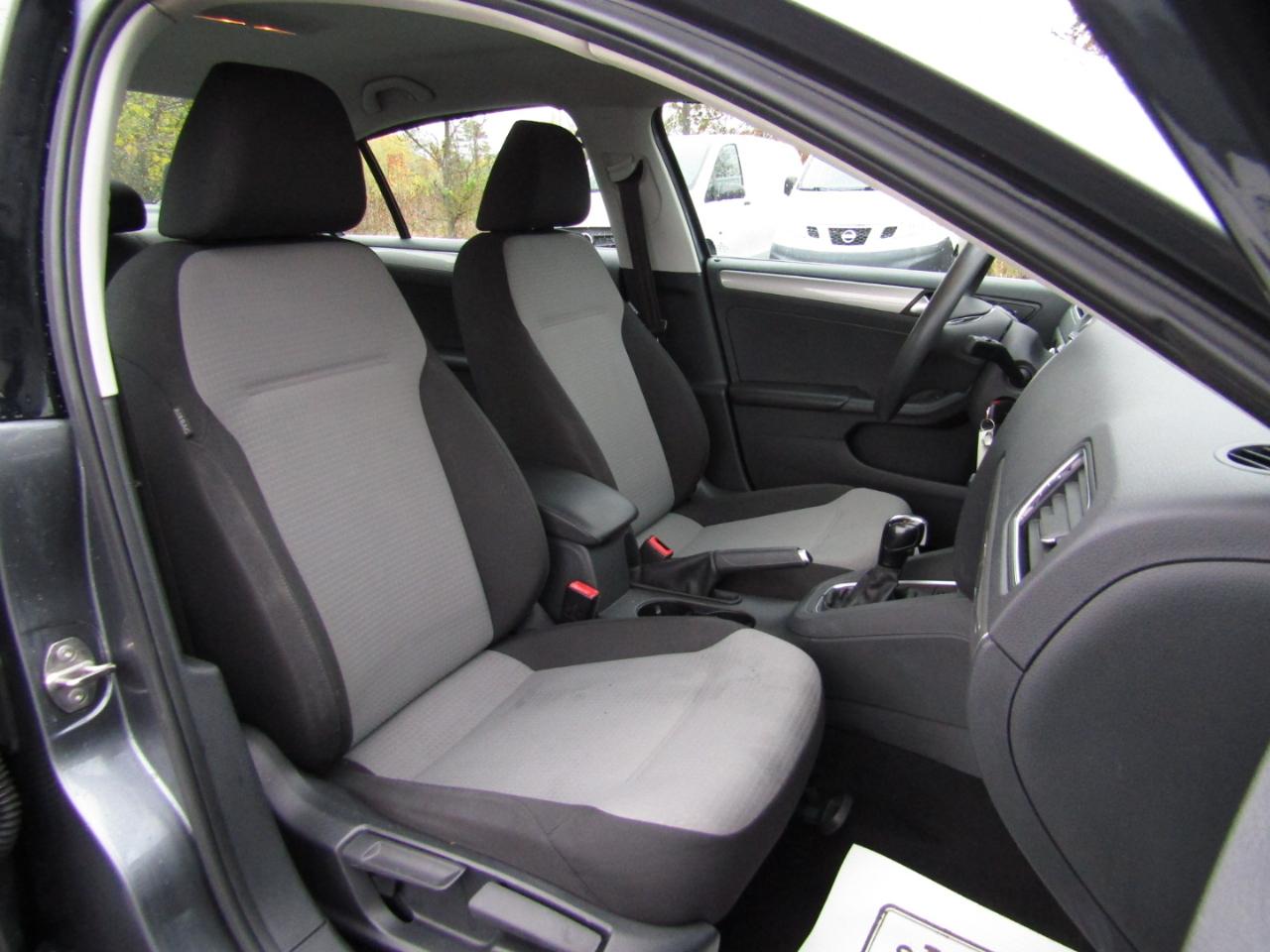 Volkswagen Jetta  2017