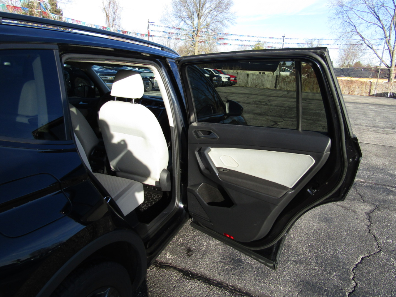 Volkswagen Tiguan S 2020