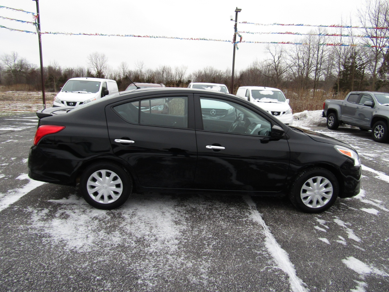Nissan Versa 1.6 S 5M 2019