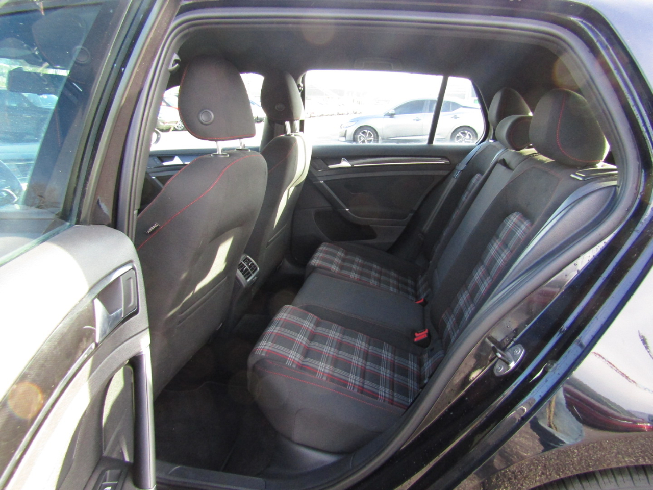 Volkswagen Golf  2016