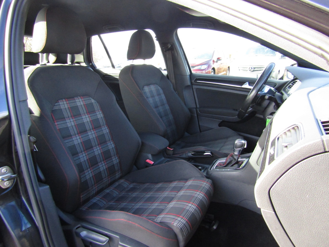 Volkswagen Golf  2016