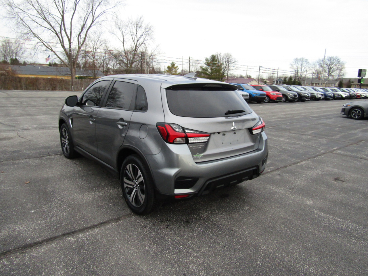 Mitsubishi Outlander Sport  2020