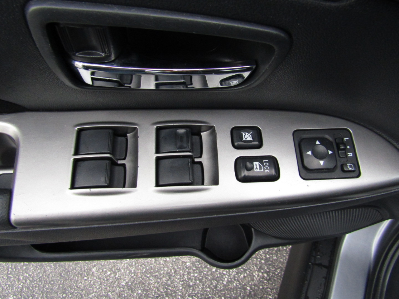 Mitsubishi Outlander Sport  2020