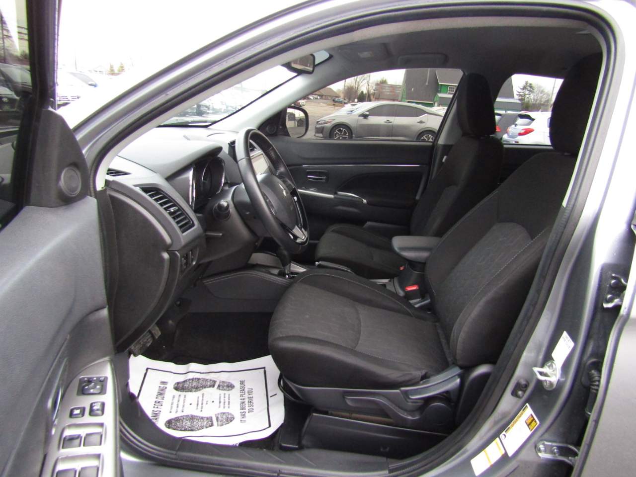 Mitsubishi Outlander Sport  2020