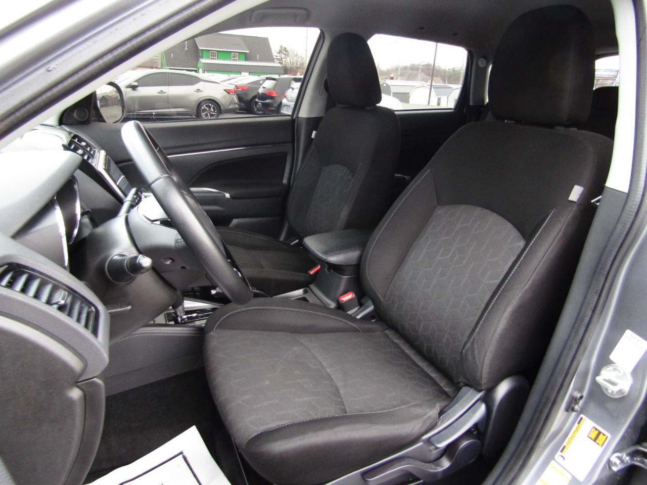 Mitsubishi Outlander Sport  2020