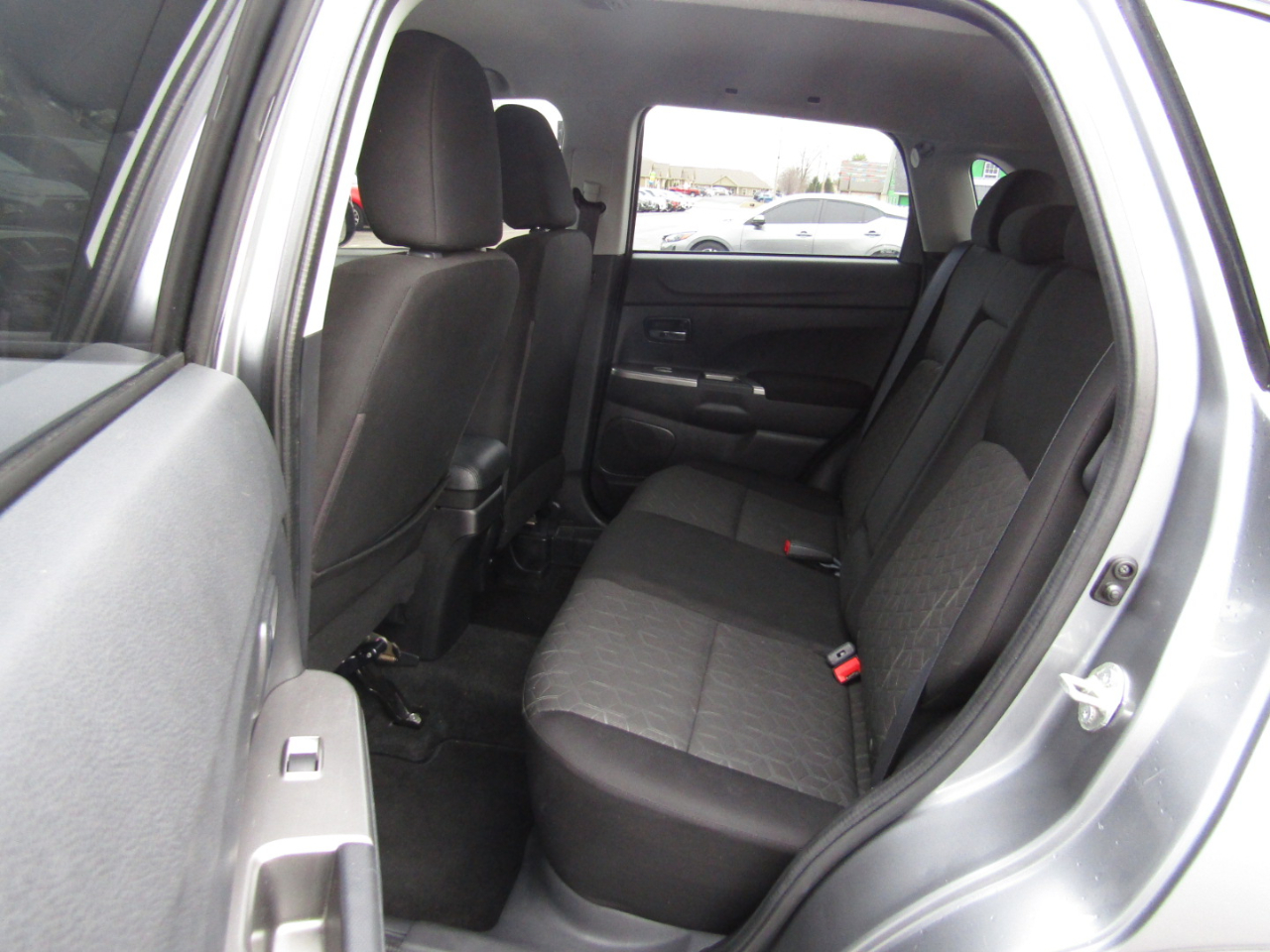 Mitsubishi Outlander Sport  2020