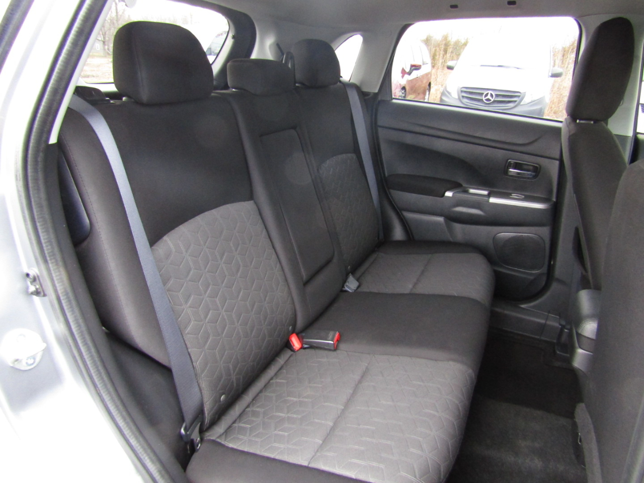 Mitsubishi Outlander Sport  2020