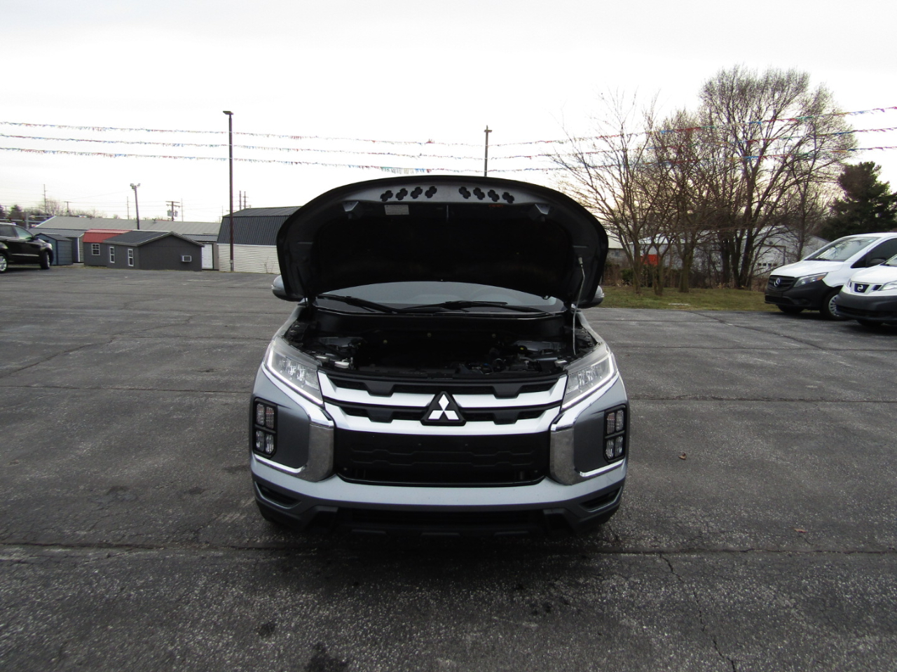 Mitsubishi Outlander Sport  2020