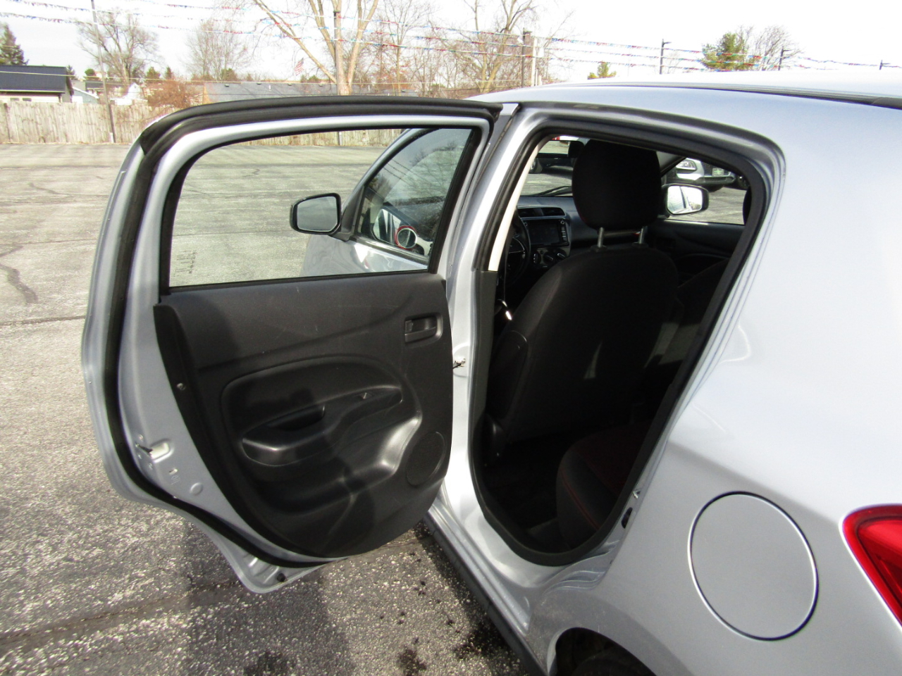 Mitsubishi Mirage ES 2019