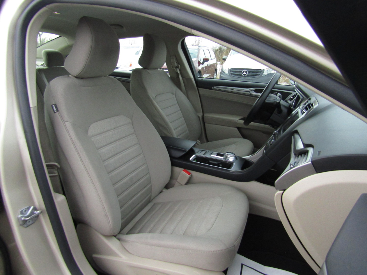 Ford Fusion Hybrid SE 2019