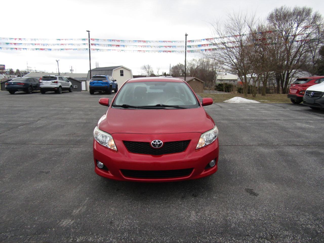 Toyota Corolla Base 5-Speed MT 2010