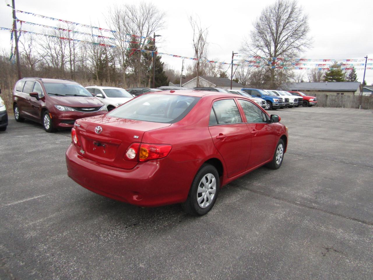 Toyota Corolla Base 5-Speed MT 2010