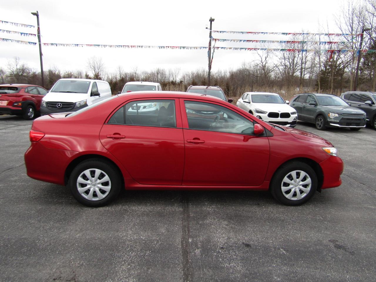 Toyota Corolla Base 5-Speed MT 2010