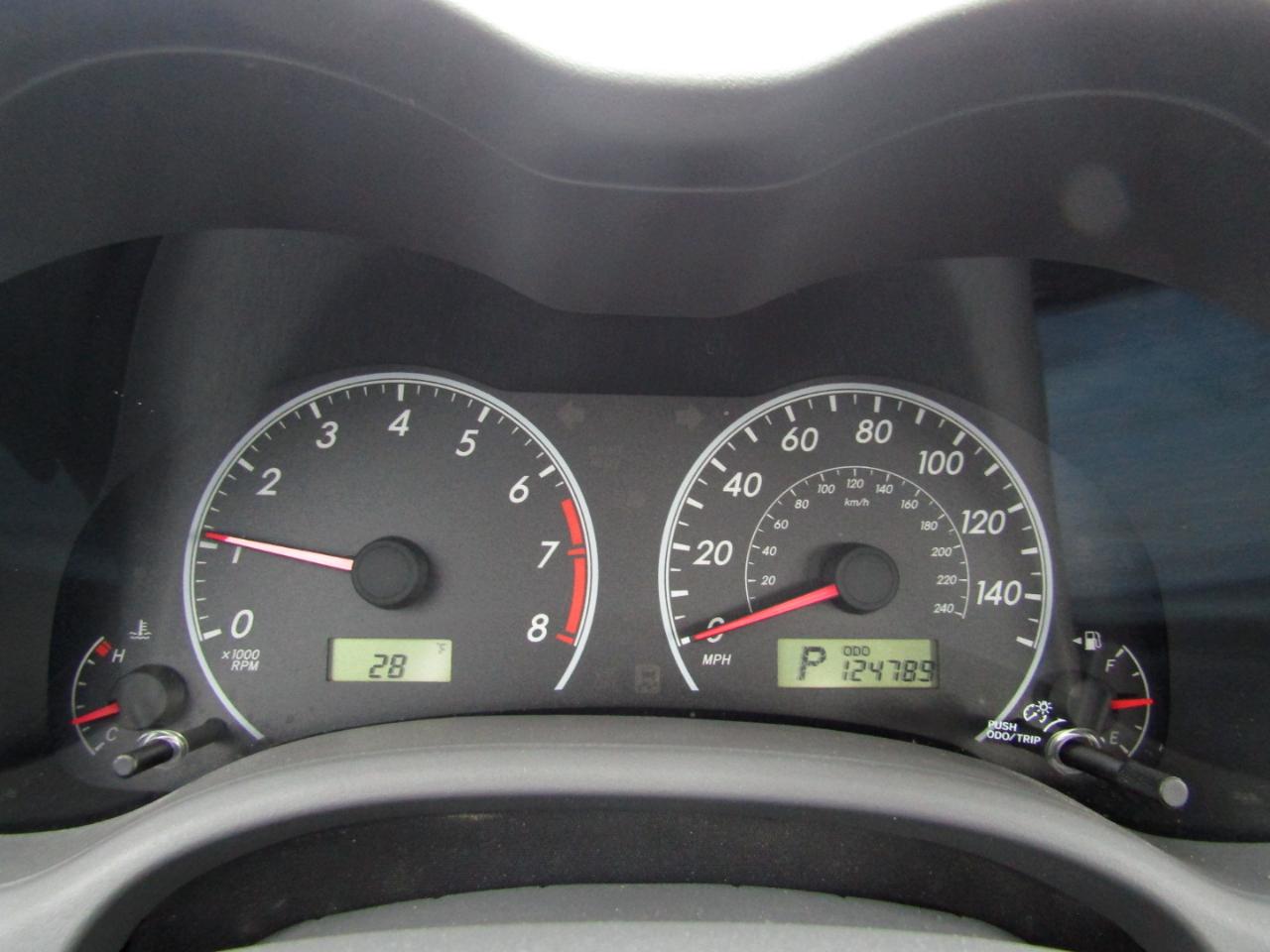 Toyota Corolla Base 5-Speed MT 2010