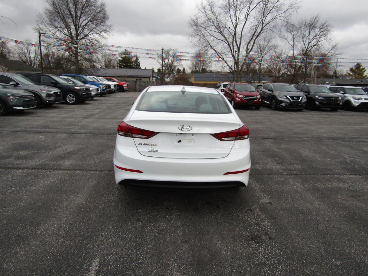 Hyundai Elantra Value Edition 6A 2017