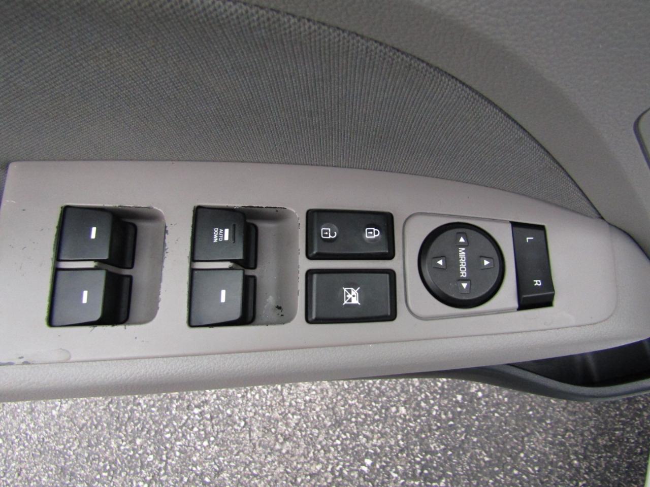 Hyundai Elantra Value Edition 6A 2017