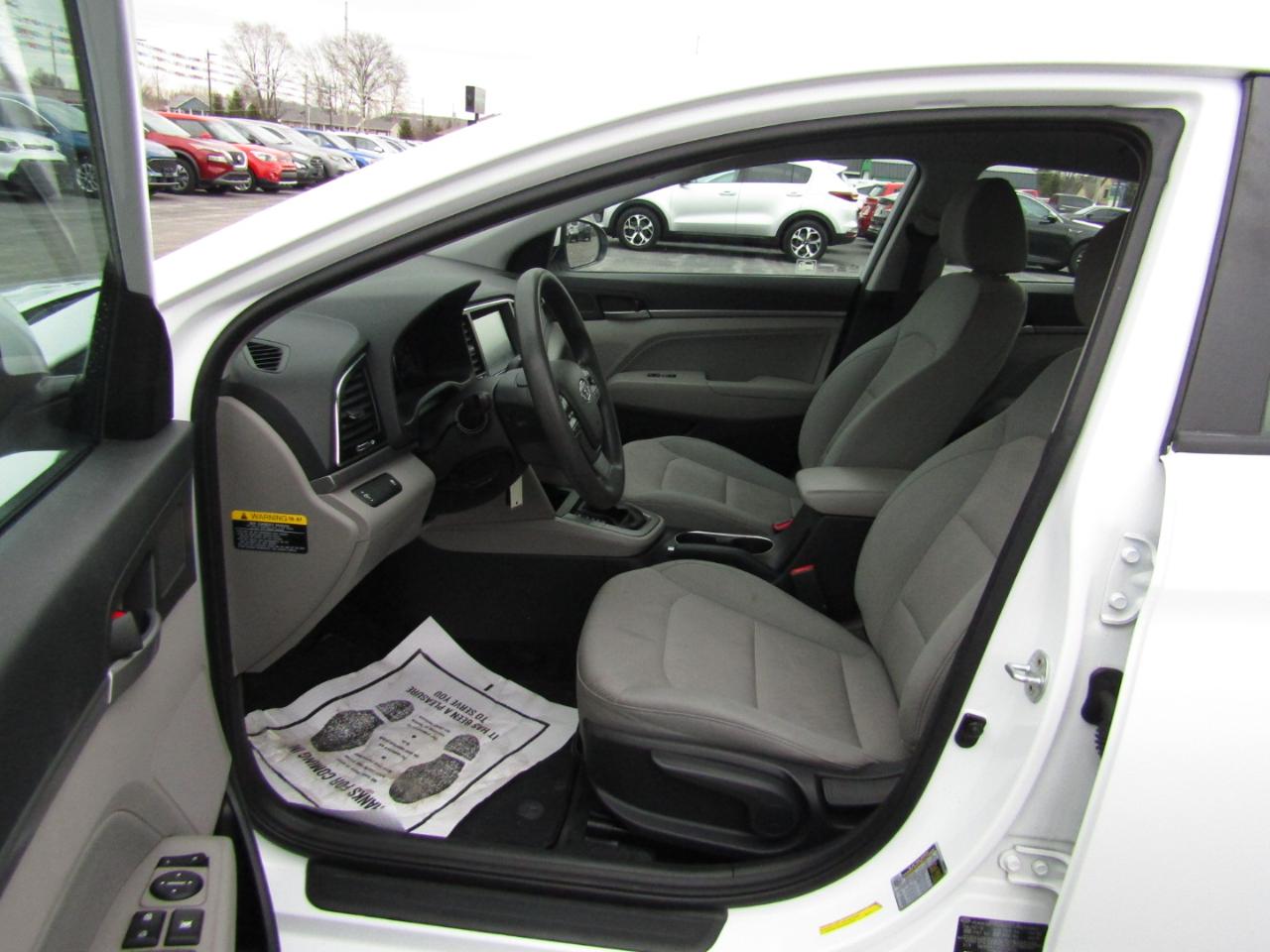 Hyundai Elantra Value Edition 6A 2017