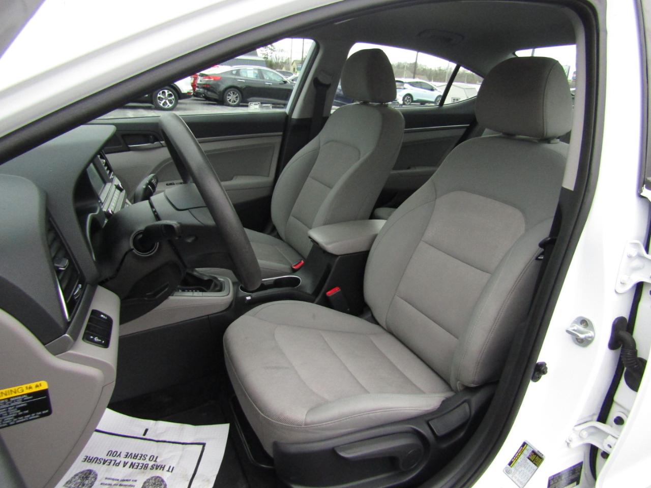 Hyundai Elantra Value Edition 6A 2017