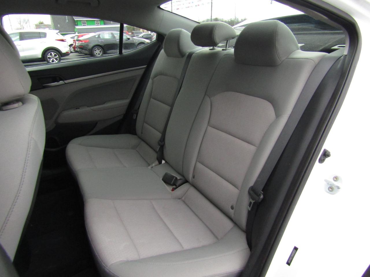 Hyundai Elantra Value Edition 6A 2017