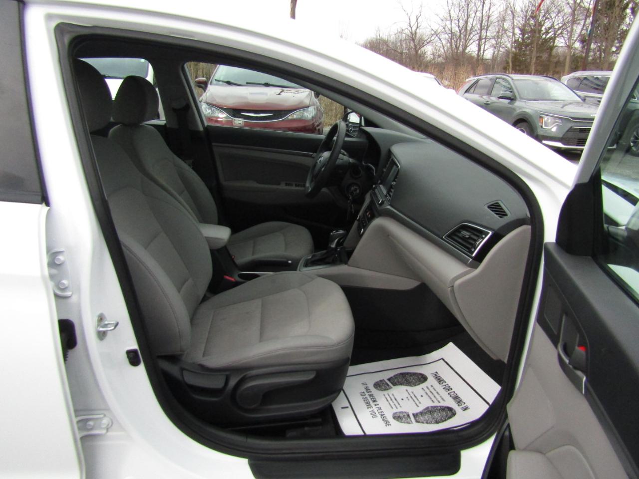 Hyundai Elantra Value Edition 6A 2017