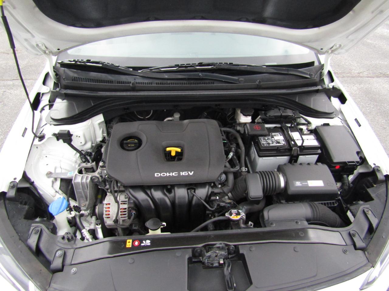 Hyundai Elantra Value Edition 6A 2017