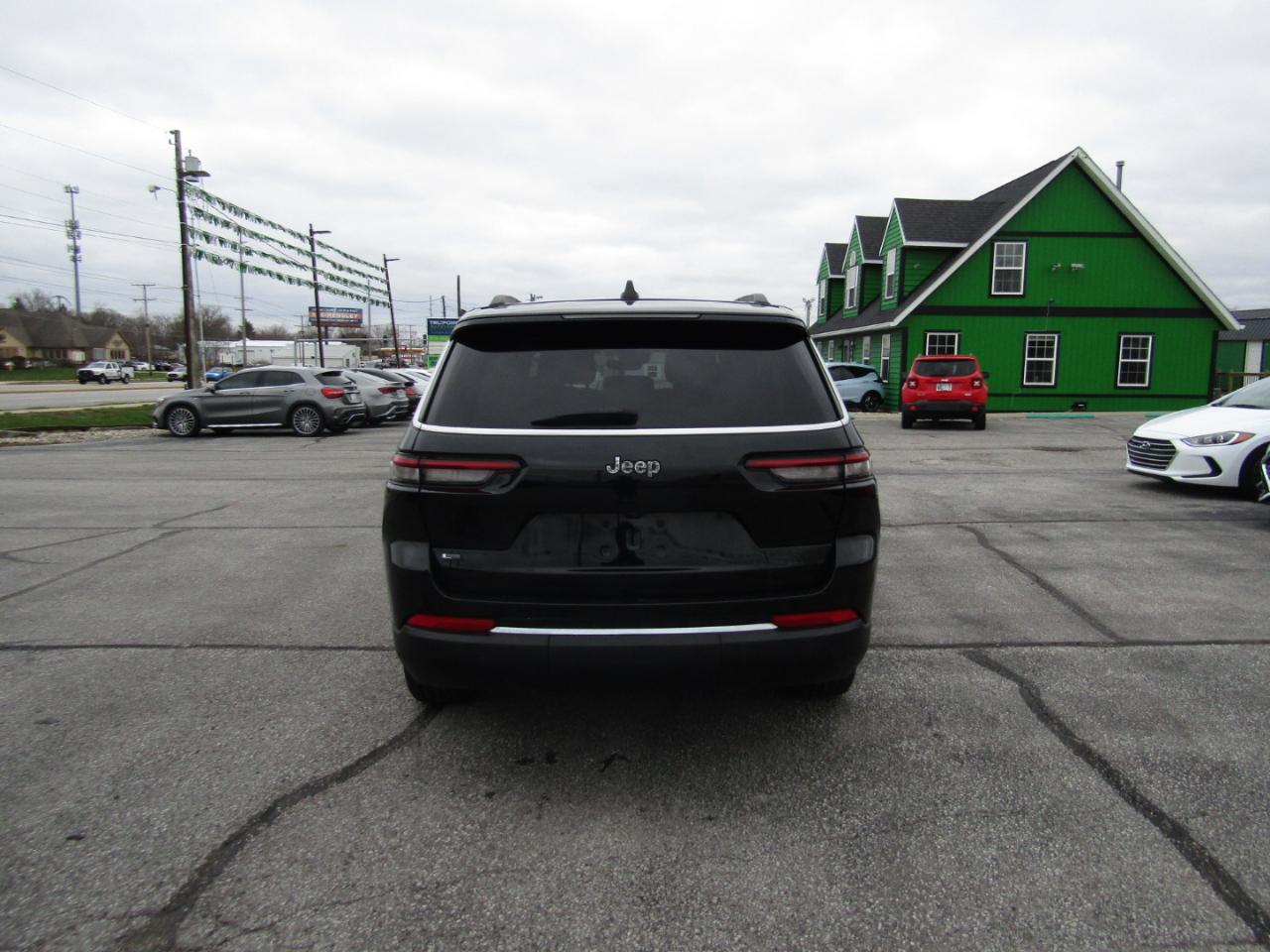 Jeep Grand Cherokee L Laredo 4WD 2022