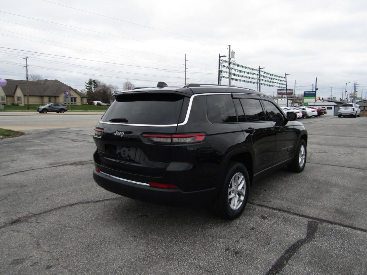 Jeep Grand Cherokee L Laredo 4WD 2022