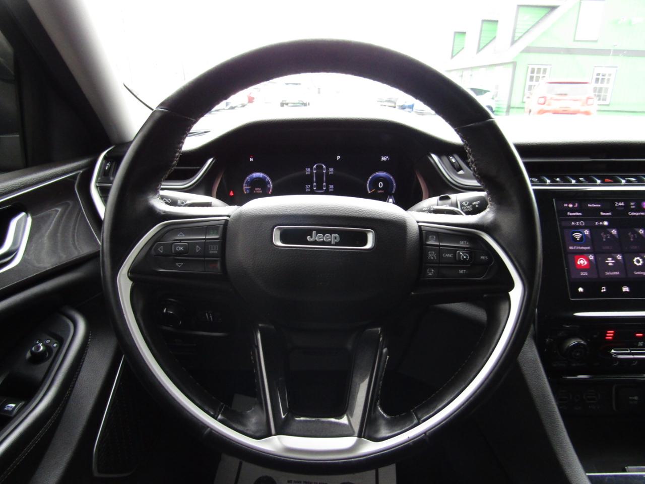 Jeep Grand Cherokee L Laredo 4WD 2022