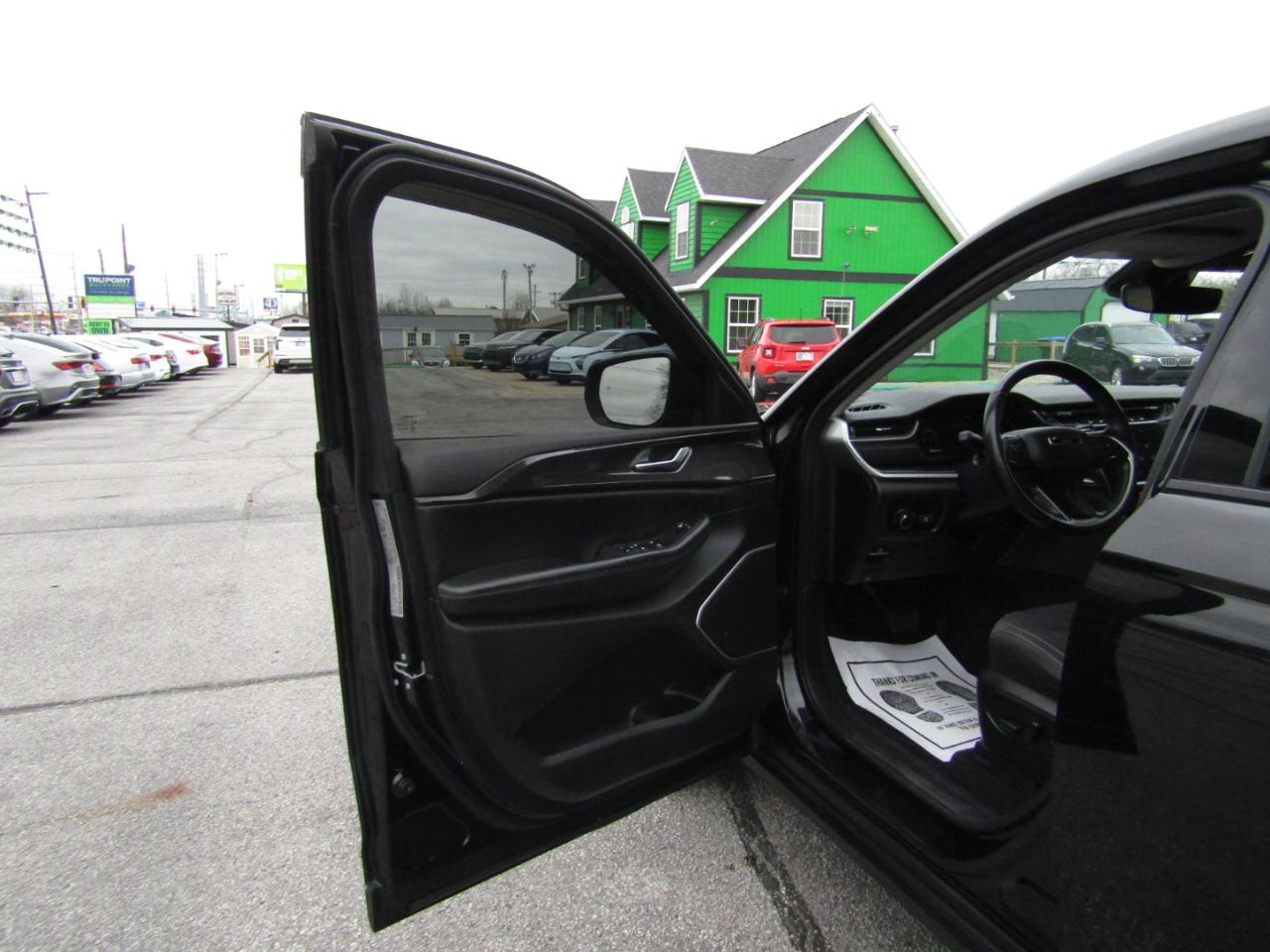 Jeep Grand Cherokee L Laredo 4WD 2022